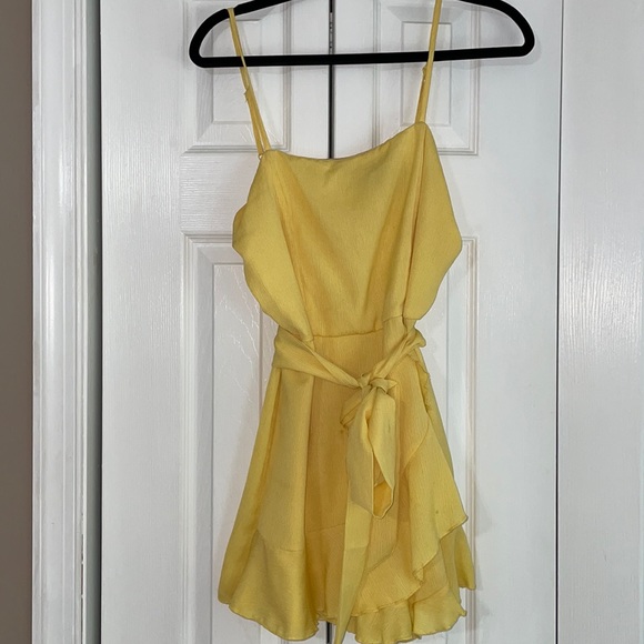 Yellow romper - Picture 2 of 5